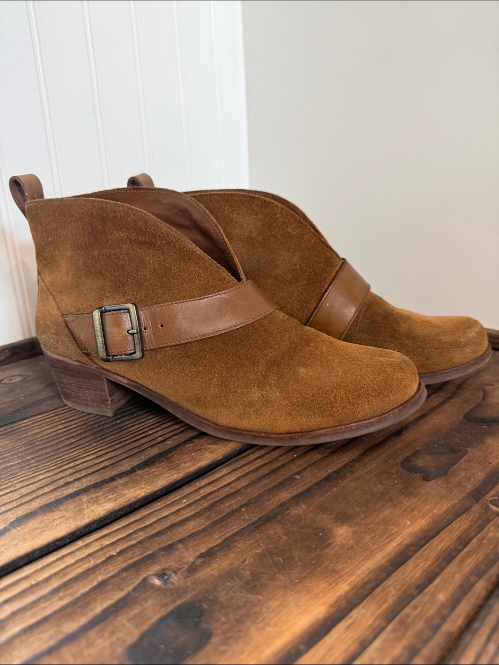 UGG Australia Women's Wright Belted Boots
